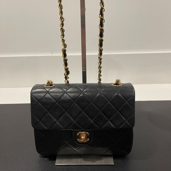 Chanel Lambskin Quilted Small Single Flap Bag Black (164172) - Picture 1 of 8